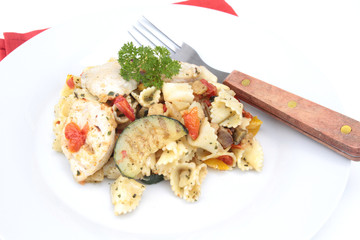 salade de pâtes et poulet