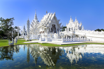 White Temple in Chiang Rai. - obrazy, fototapety, plakaty
