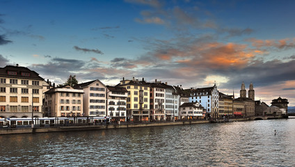 Obraz premium View of Limmat river and Zurich at dusk, Switzerland