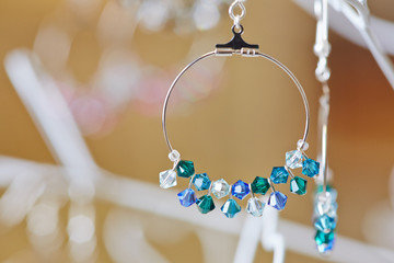 Ohrringe als Schmuck beim Juwelier