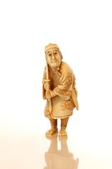 Obraz premium elfenbein mönch mit maske und schwert, china