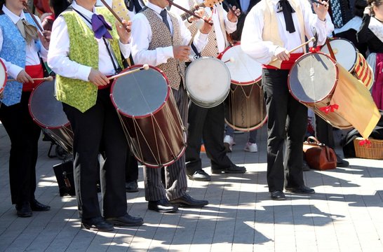 Fototapeta Fifres et tambourins en Provence