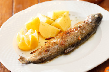 fish with potatoes