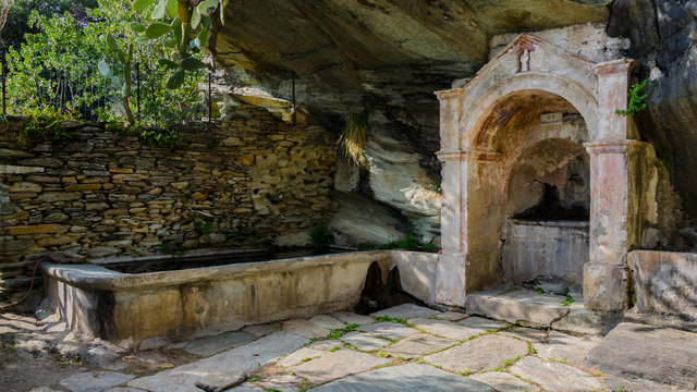 Fountain in Canelle, near Centuri - Corsica (France)