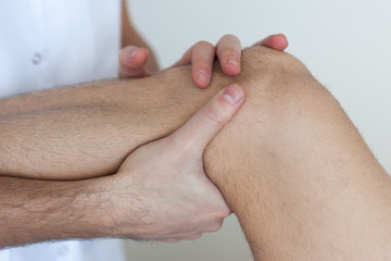 Physiotherapeut mit Patient