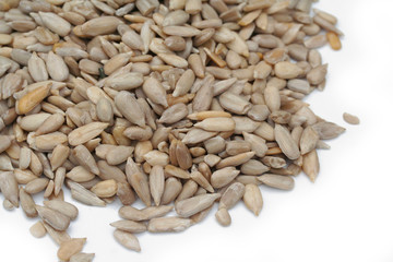 semi di girasole decorticati_ sfondo bianco