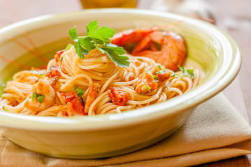 Spaghetti ai gamberi, cucina mediterranea