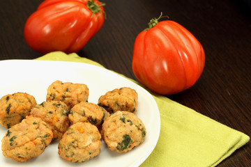 Chicken meatballs with beefsteak tomatoes