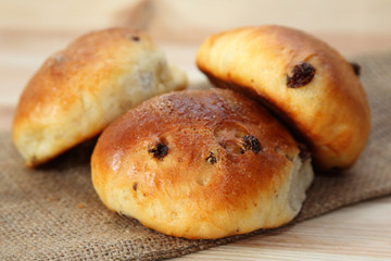 Brötchen mit Rosinen