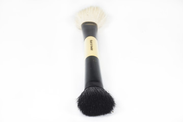 brown make up brush