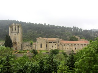 Fototapeta na wymiar Abbaye Sainte Marie d'Orbieu