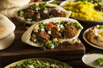 Healthy Vegetarian Falafel Pita