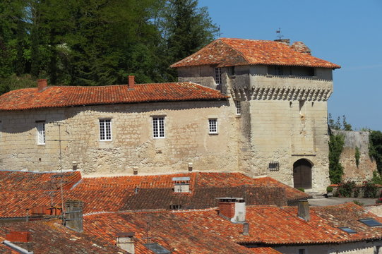 Charente-Aubeterre-sur-Dronne - Vue sur le château