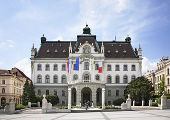 Fototapeta na wymiar The main building of the University of Ljubljana. Slovenija