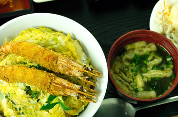 일본식 덮밥