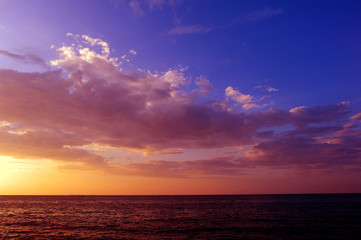 Naklejka na ściany i meble Sea Sunset and Cloudscape