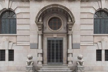 Western Style Government Building Gate With Chinese Imperial Lio