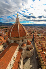 Fototapeta na wymiar Florencja: Krajobraz z Santa Maria Maggiore Dome HDR