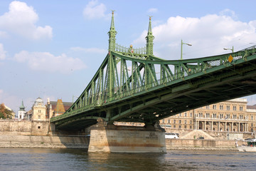 Fototapeta na wymiar Liberty Bridge or Szabadsag hid over Danube river
