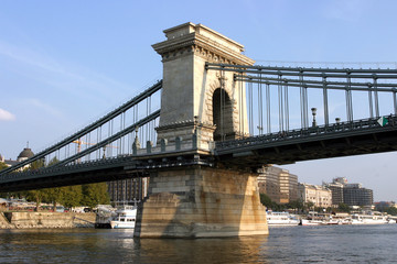 Obraz premium Szechenyi Chain Bridge over Danube river in Budapest