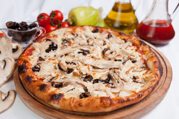 Meat chicken and mushrooms pizza