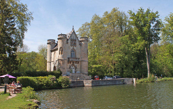 Ch&acirc;teau de la Dame Blanche, Coye la For&ecirc;t