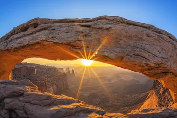 Crédence de cuisine en verre imprimé Parc naturel Famous sunrise at Mesa Arch