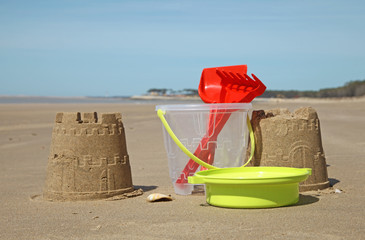 château de sable à la plage
