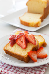 Pound Cake with Strawberries