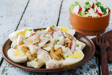 potato salad with boiled egg