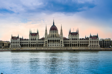 Fototapeta na wymiar Budapest parlament