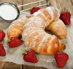 buns with strawberry