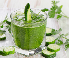 Healthy green smoothie