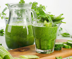 Healthy green smoothie