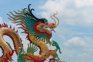 Fototapeta premium Colorful dragon statue