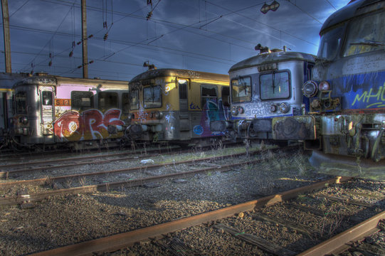 trains abandonn&eacute;s