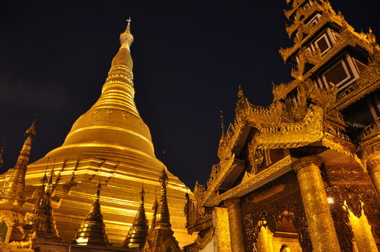 Shwedagon Pagoda yangon