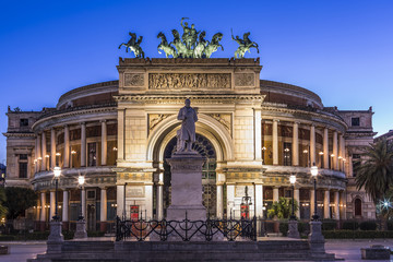 Fototapeta premium politeama theatre