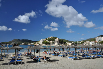 Fototapeta na wymiar Palmira-Strand in Peguera, Mallorca