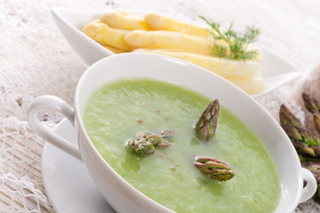 Green asparagus soup