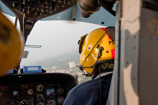 Hubschrauberpilot Rettungshubschrauber Cockpit