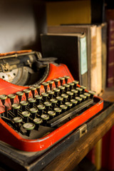 Antique Typewriter - 64735428