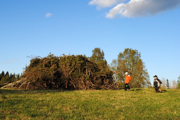 vorbereitung osterfeuer