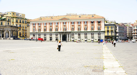 Fototapeta na wymiar Biblioteca de la Corte Dei Conti, Nápoles, Italia