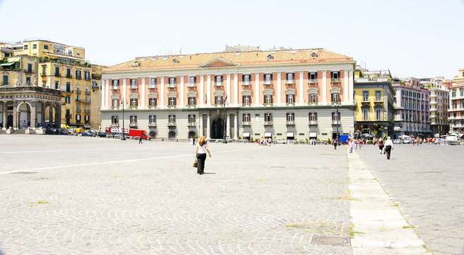 Biblioteca de la Corte Dei Conti, N&aacute;poles, Italia