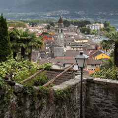 Un escalier de 800 marches mène le touriste jusqu'au quai.