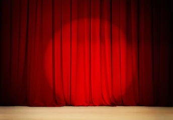 Photo sur Plexiglas Théâtre rideau rouge avec scène de théâtre spot