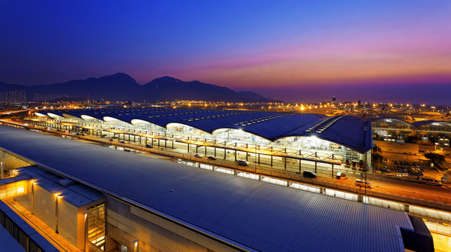 hong kong airport sunset