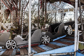 Abandoned car's carousel