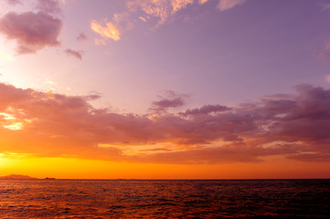 Naklejka na ściany i meble Sea Sunset and Cloudscape